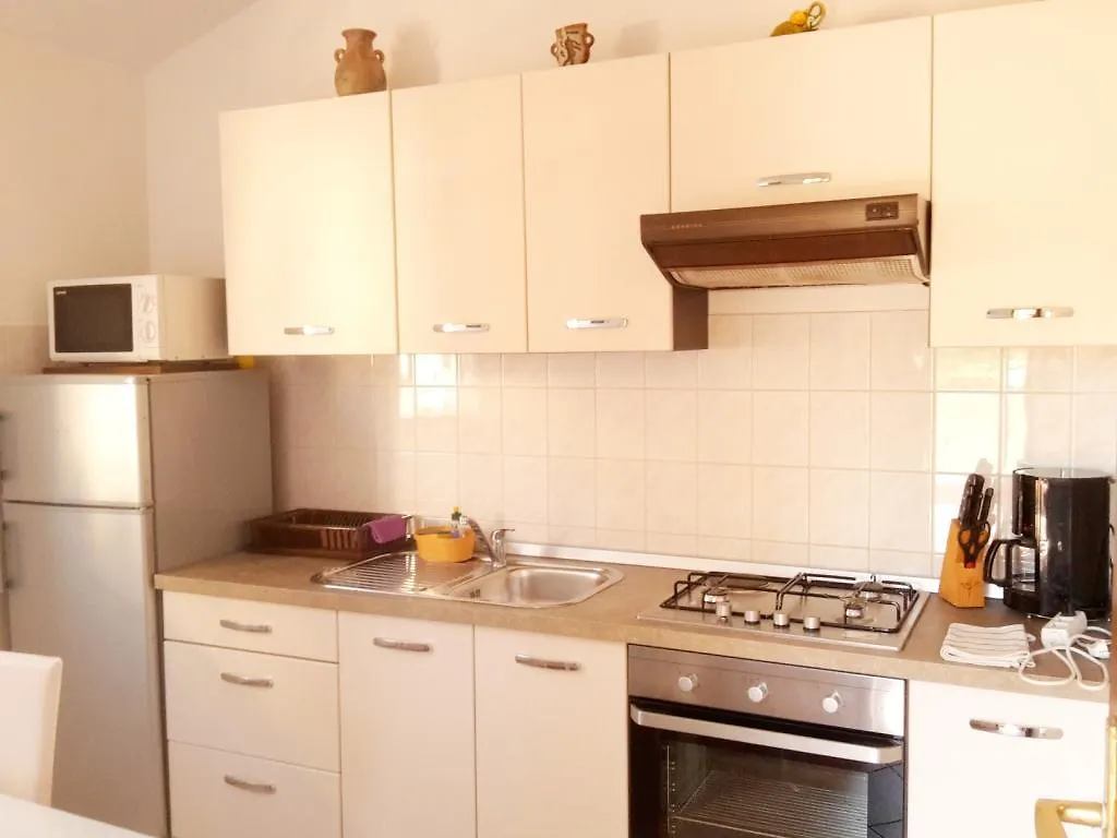 Gracia Apartments Funtana 0*,